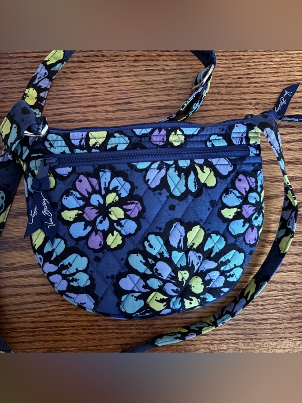 Vera Bradley Quilted  Crossbody Bag ~ Grandma-core, Travel, Quilted, Classic - Picture 6 of 9